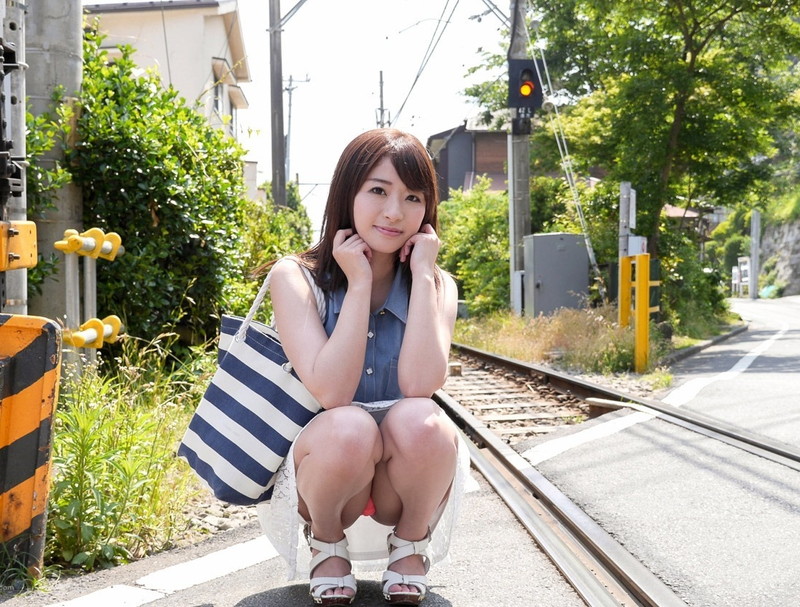 美女のパンチラにムラムラが!