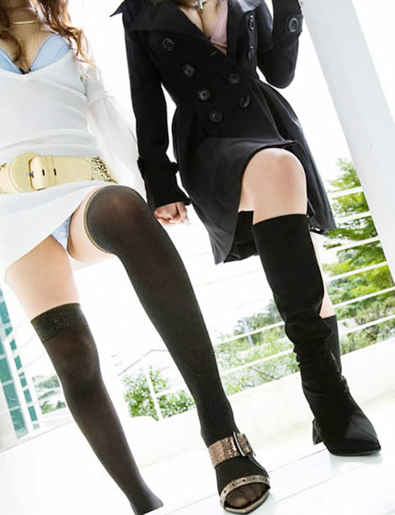ミニスカートから覗くパンチラがエロすぎ!