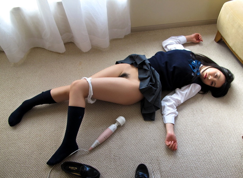 女子校生の電マでイッた後のグッタリ感!